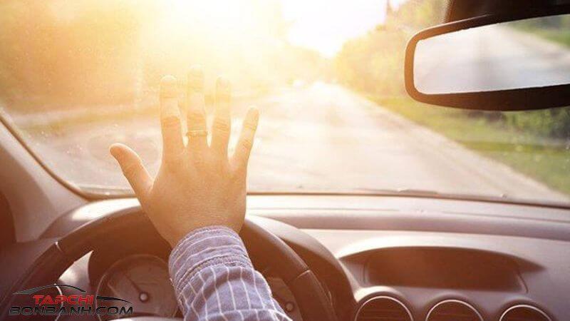 6 cách để giảm chói mắt vì trời nắng cho tài xế lúc lái xe