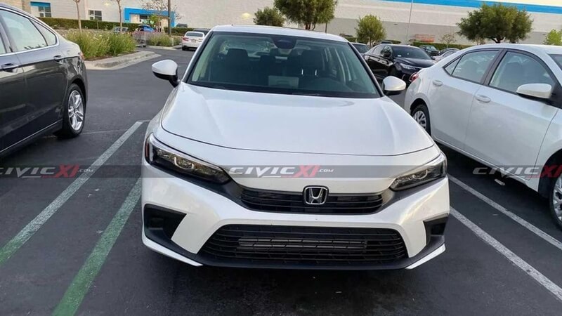 Ngắm Honda Civic 2022 lần đầu lộ diện ngoài đời thực: Mazda3 và Hyundai Elantra có lo ngại?