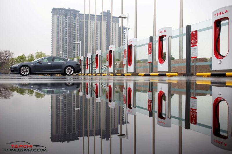 Xe Tesla bị chặn cấm ra vào các cơ quan chính phủ Trung Quốc: Đoàn đáp trả cho Huawei
