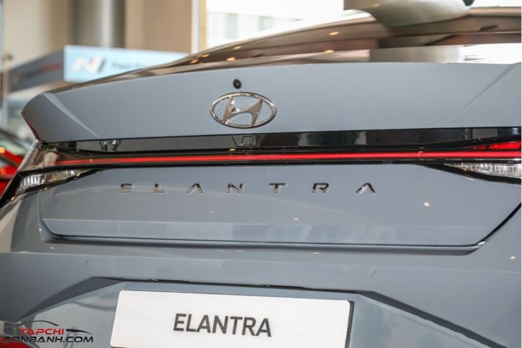 Can canh Hyundai Elantra 2021 dep me ly co hoi nao cho Cerato Mazda3 5