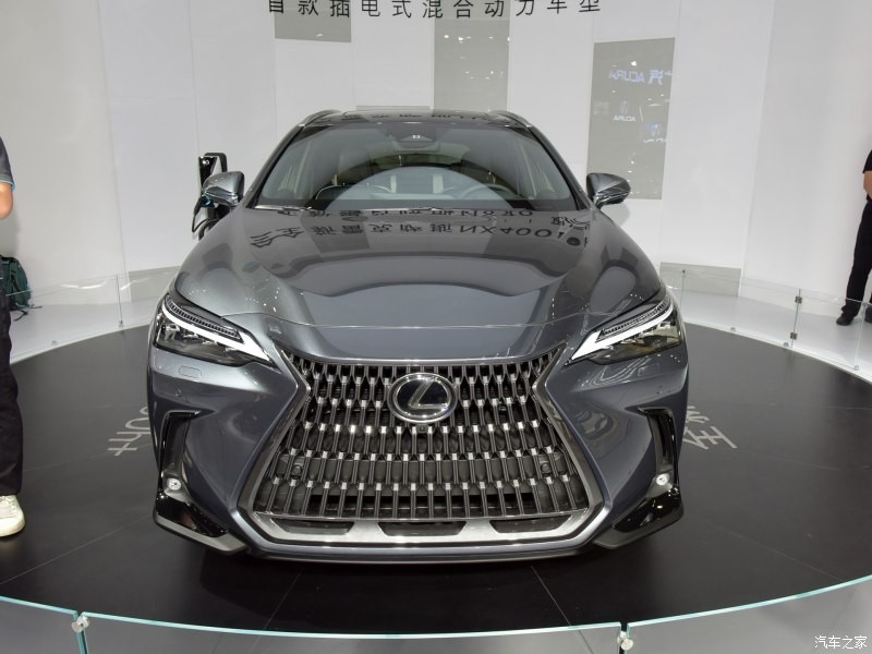 Cận cảnh thiết kế đầu xe của Lexus NX 2022