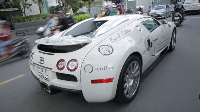 Bugatti Veyron của ông Đặng Lê Nguyên Vũ có thể phải để xe tải &quot;cõng&quot; qua  đường xấu