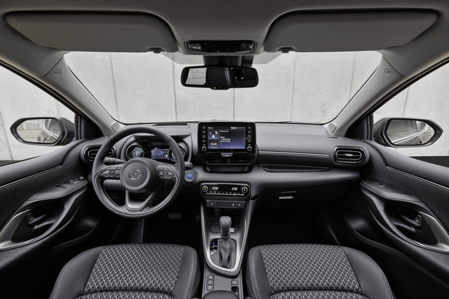 Ra mắt Mazda2 Hybrid 2022: Bản sao Toyota Yaris, ăn xăng dưới 4L/100km - Ảnh 4.
