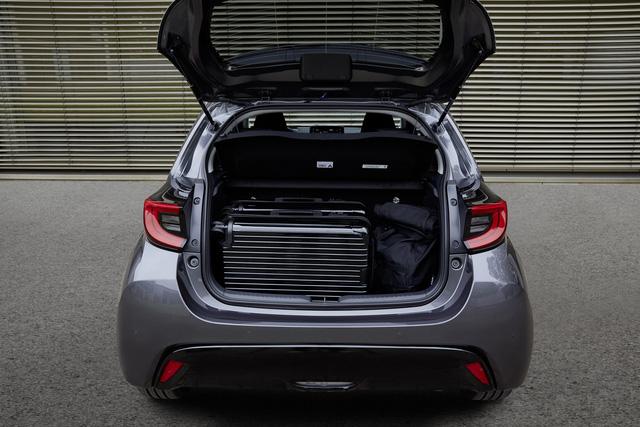 Ra mắt Mazda2 Hybrid 2022: Bản sao Toyota Yaris, ăn xăng dưới 4L/100km - Ảnh 5.