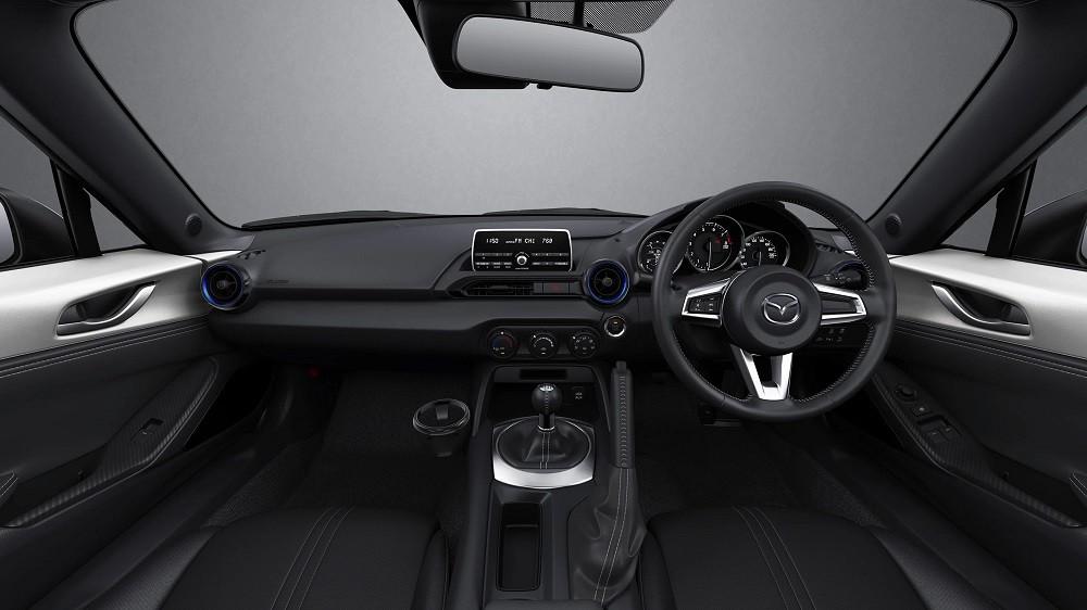 Nội thất bên trong Mazda Roadster 990S 2022 