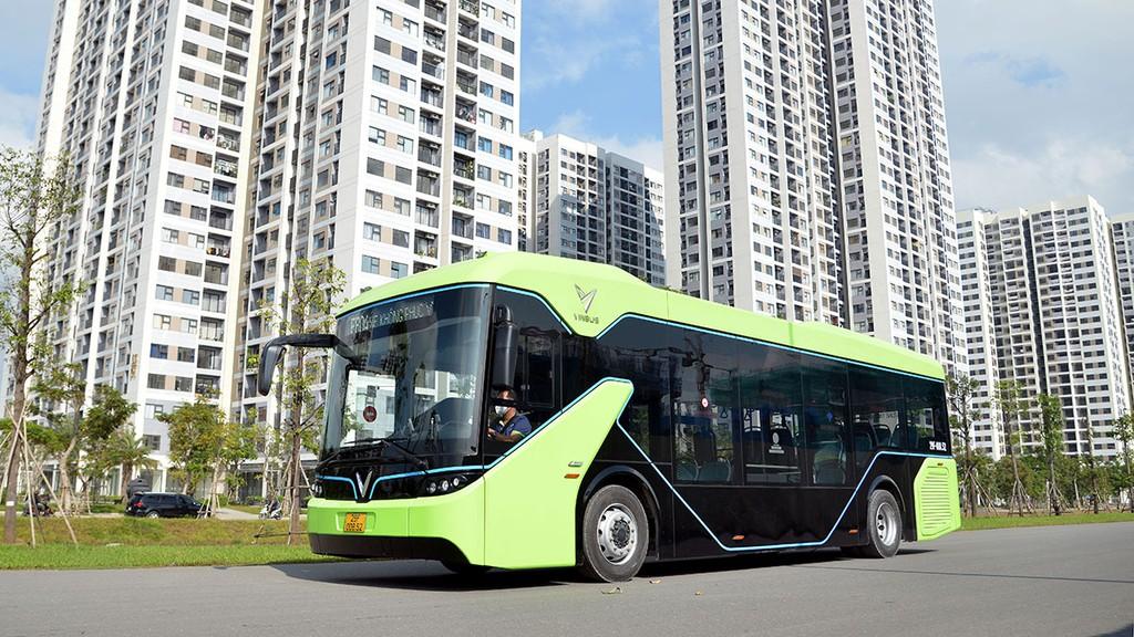 Xuất hiện xe buýt điện VinBus chạy thử trên đường phố Sài Gòn ảnh 8