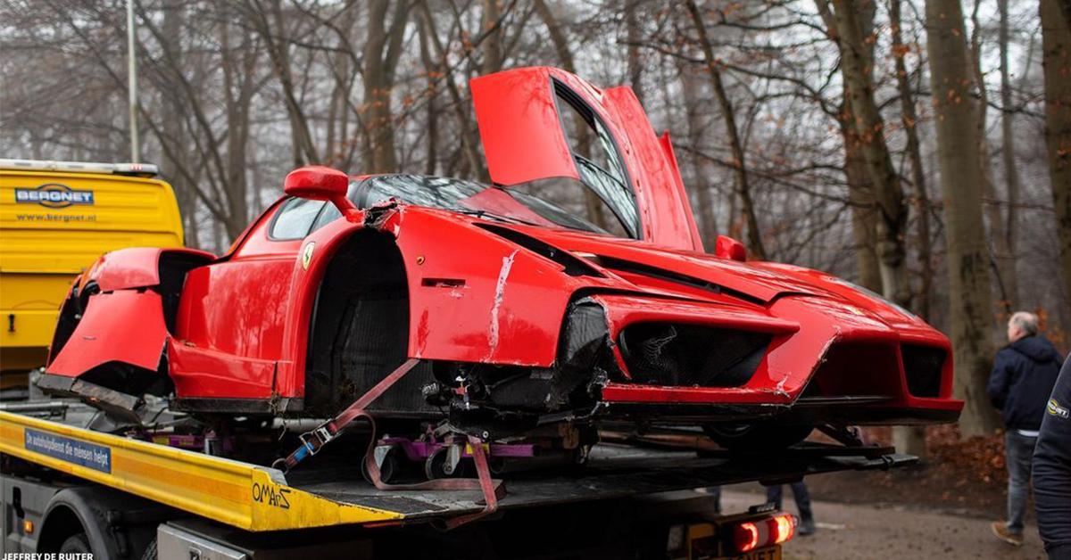 Ferrari Enzo - Siêu xe hàng hiếm gần 80 tỷ đồng 'còn cái nịt' sau va chạm ở tốc độ cao
