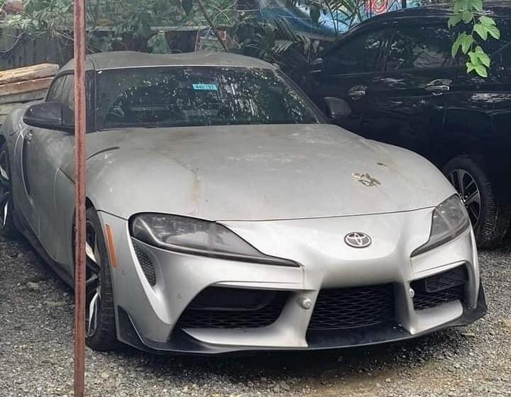 Xôn xao với hình ảnh xe thể thao Toyota GR Supra 2020 độc nhất Việt Nam bị bắt gặp phủ bụi dày dặc