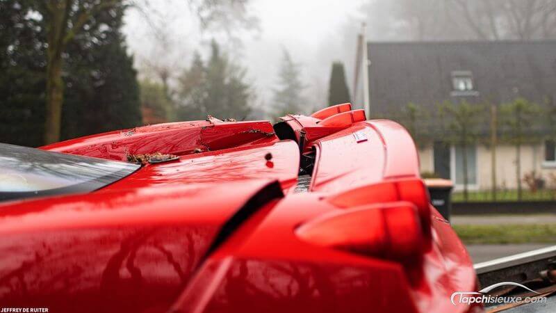 Hang hiem Ferrari Enzo gan 80 ty dong hu hong nang sau va cham khi lai thu 5
