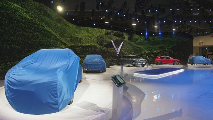 VinFast Việt Nam chơi lớn, hé lộ thêm cặp sedan và SUV chạy điện hoàn toàn mới