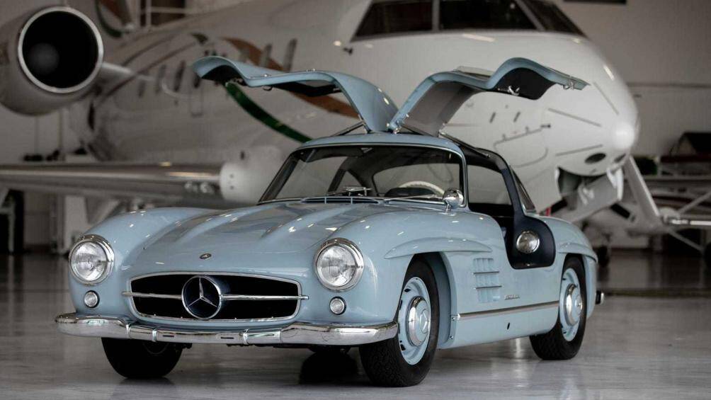 Xế cổ hàng hiếm Mercedes-Benz 300SL Gullwing 1957 được bán đấu giá