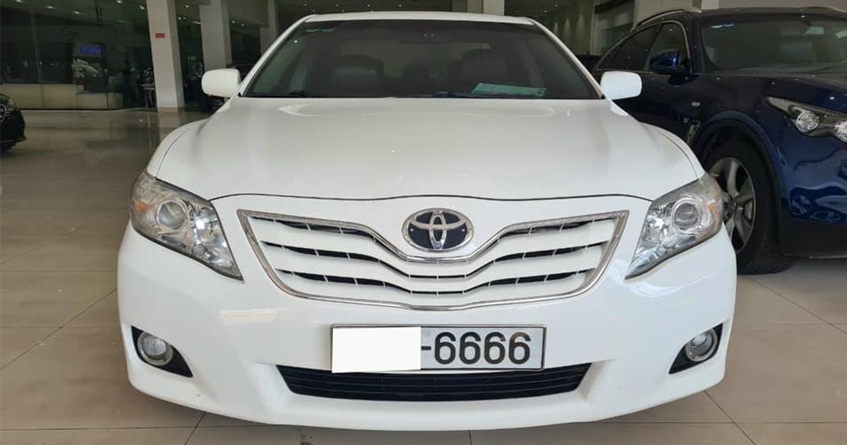 Chiếc Toyota Camry 13 năm tuổi này đang được rao bán với giá gần 1 tỷ đồng ở Đồng Nai