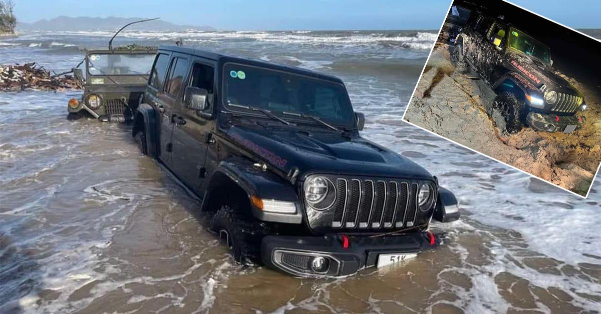 Tin quảng cáo, dân chơi Sài thành khiến bộ đôi xe Jeep mắc kẹt giữa biển: Sẽ tốn hàng trăm triệu sửa chữa