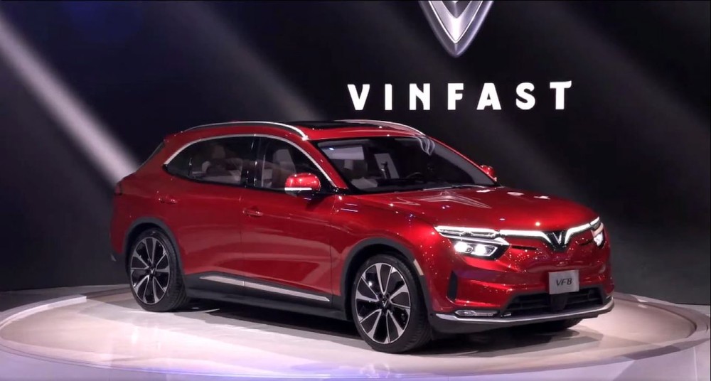 Bộ đôi SUV điện VinFast VF8 và VF9 chính thức chốt giá: khách đặt sớm nhận  voucher 250 triệu, được tặng gói tính năng trị giá 132 triệu đồng