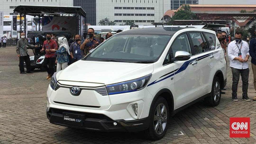 Toyota Innova chay dien duoc gioi thieu tai Indonesia anh 1