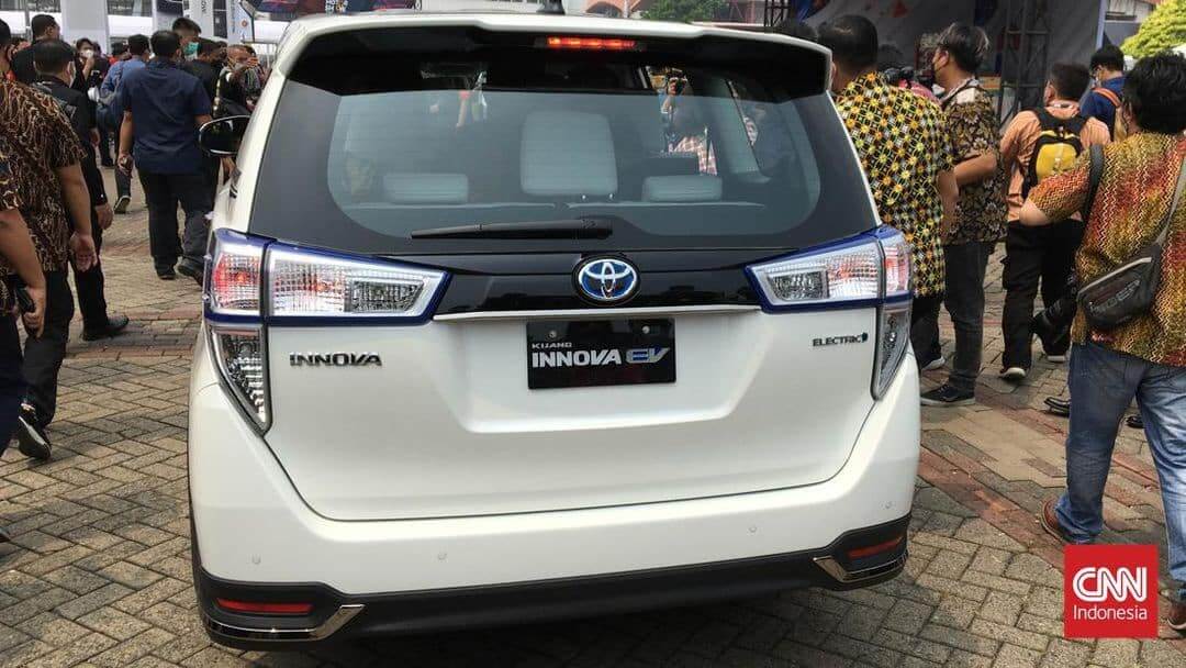 Toyota Innova chay dien duoc gioi thieu tai Indonesia anh 2
