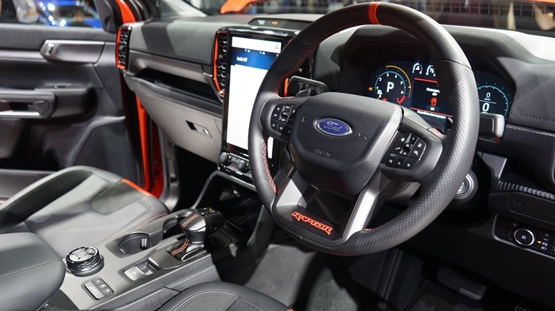Ford Ranger Raptor 2022 có nhiều trang bị an toàn hiện đại