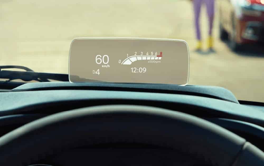 Toyota Glanza 2022 có màn hình hiển thị thông tin kính lái