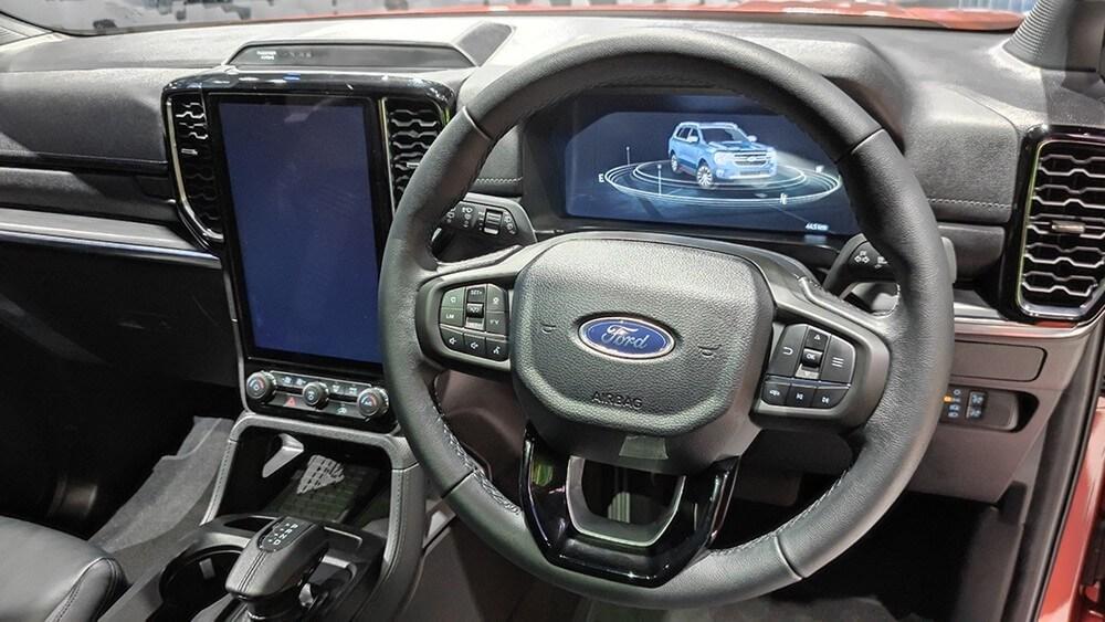 Nội thất của Ford Everest 2022 bản Titanium+