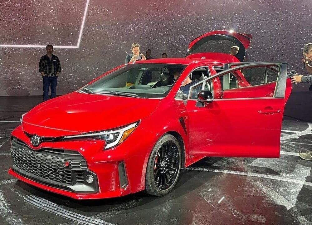 Thiết kế đầu xe của Toyota GR Corolla 2023
