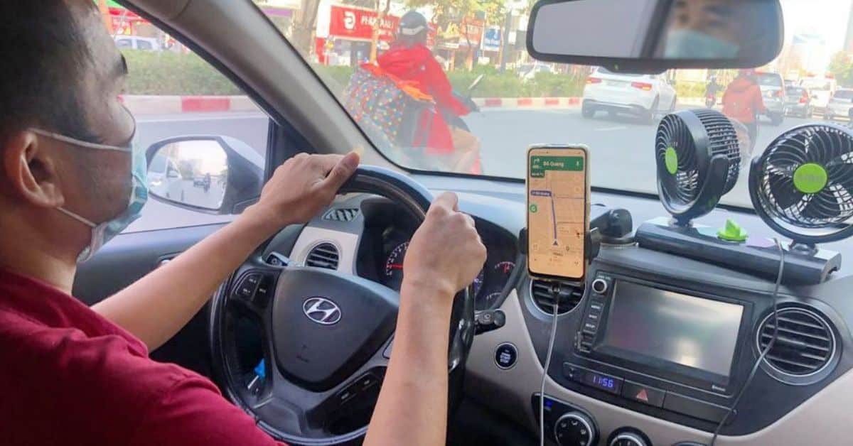 Nỗi khổ của tài xế taxi, xe công nghệ phải bỏ việc nhiều