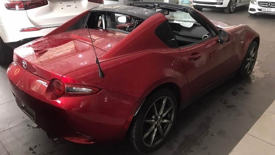 Mazda MX-5 RF thế hệ mới sau khi được hạ mui