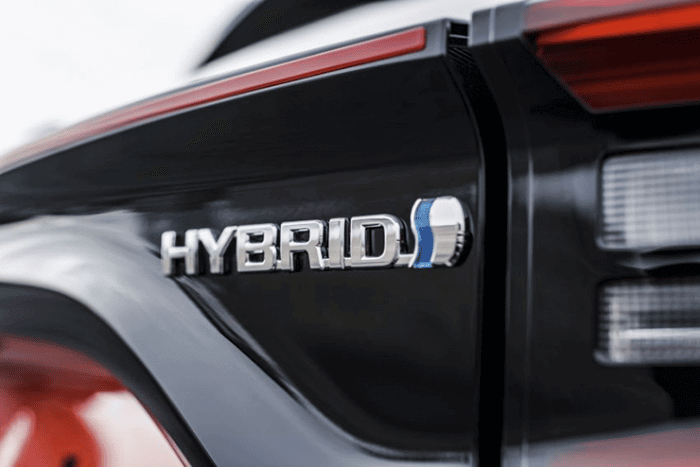 Rò rỉ thông tin mới nhất về Toyota Fortuner 2023, nâng cấp về động cơ quyết 'hạ bệ' Hyundai SantaFe