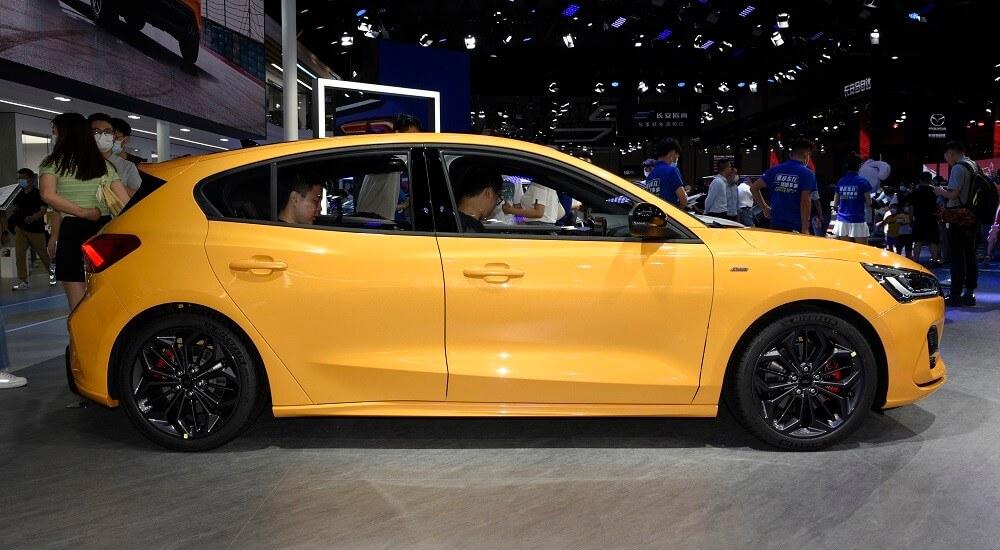 Ford Focus 2022 bản ST-Line và S Edition có gầm thấp hơn 10 mm so với bản thường