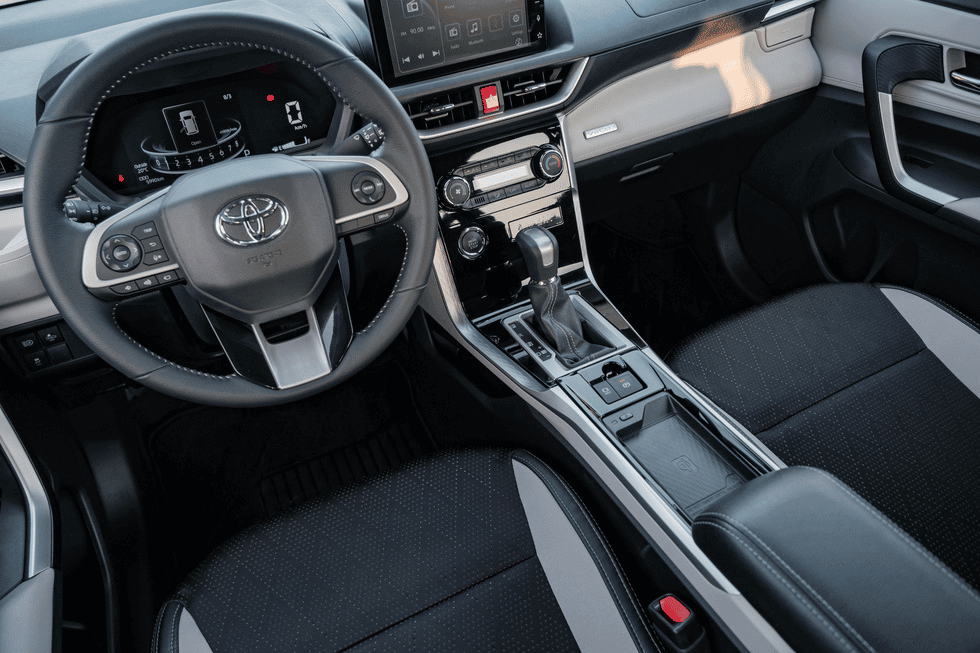 Chủ xe cộ Toyota Veloz share sau rộng lớn 3 mon dùng Vỏ mỏng dính tuy nhiên an toàn