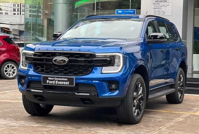 Soi gói lạc giá 200 triệu đồng của Ford Everest bản full option tại Việt Nam: Chỉ có 4 món, tặng thêm nhiều món - Ảnh 9.