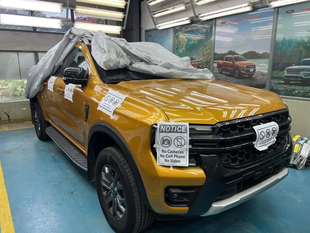 Ford Ranger Wildtrak 2022 lộ thêm hình ảnh tại Việt Nam.