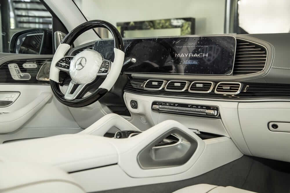 Nội thất xe Mercedes-Maybach GLS 600 Edition 100 2022 đầu tiên về nước