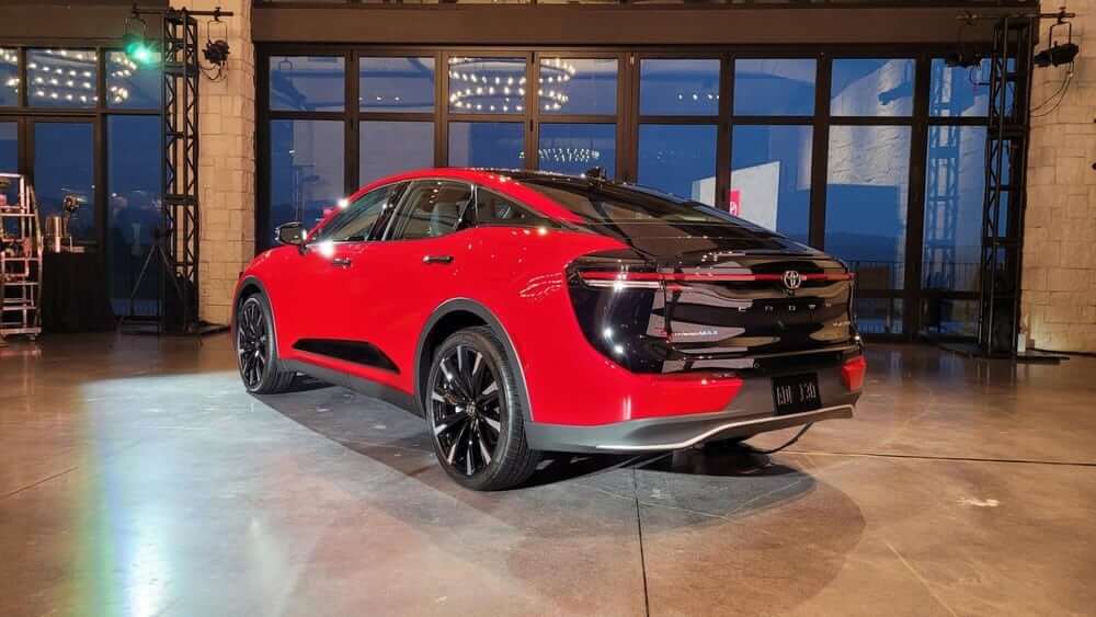 Thiết kế ngoại thất của Toyota Crown Crossover 2023 gây tranh cãi