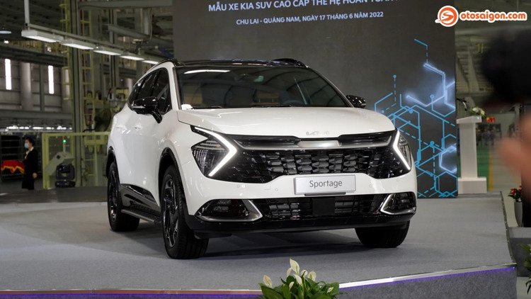 Kia Sportage PHEV 2023 báo giá từ 40.000 USD, đắt hơn gấp rưỡi so với bản chạy xăng