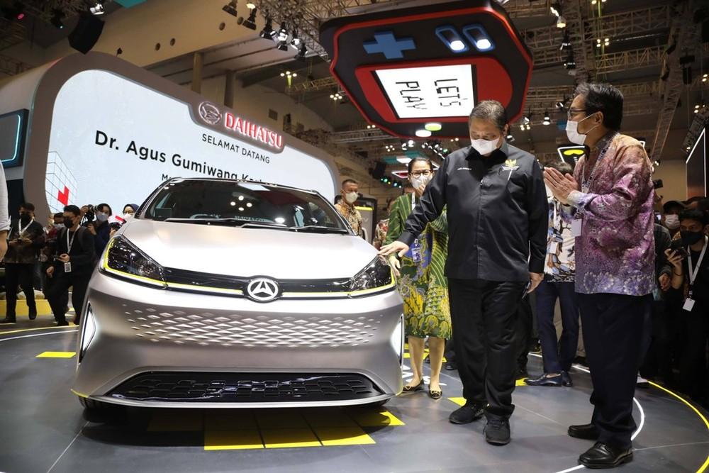 Thiết kế đầu xe của Daihatsu Ayla EV gợi liên tưởng đến Volkswagen