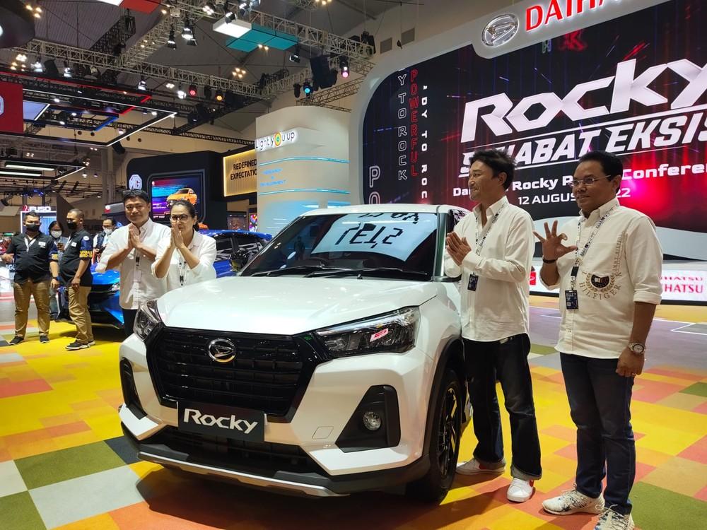 Daihatsu Rocky phiên bản dùng động cơ xăng tại Indonesia