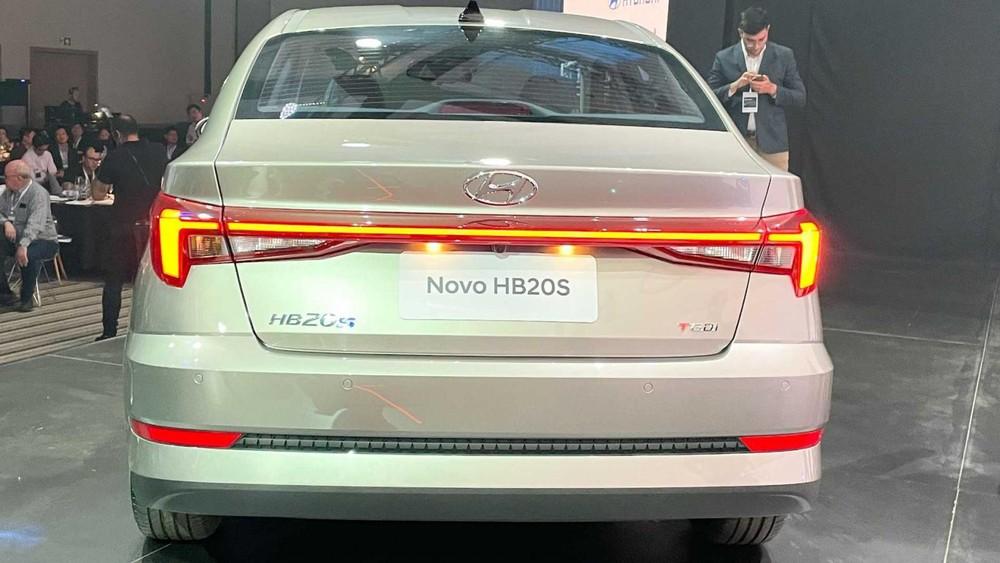 Thiết kế đằng sau của Hyundai HB20S 2023
