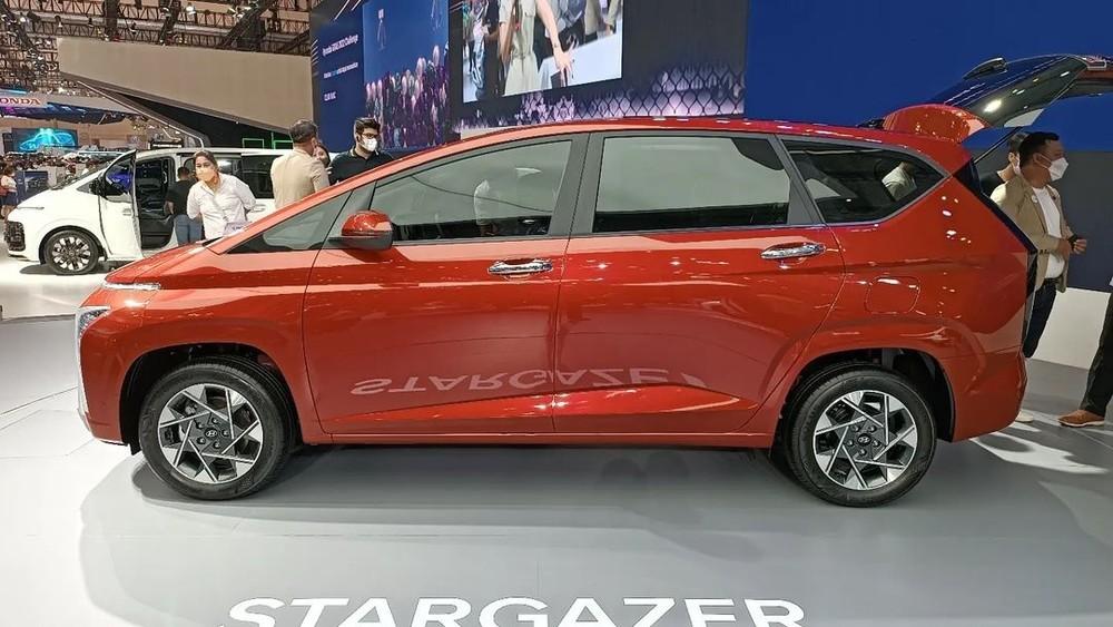 Thiết kế sườn xe của Hyundai Stargazer khá giống với Mitsubishi Xpander