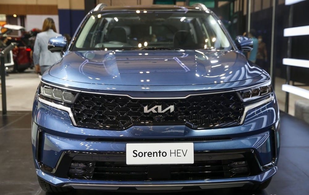 Thiết kế đầu xe của Kia Sorento HEV 2023 