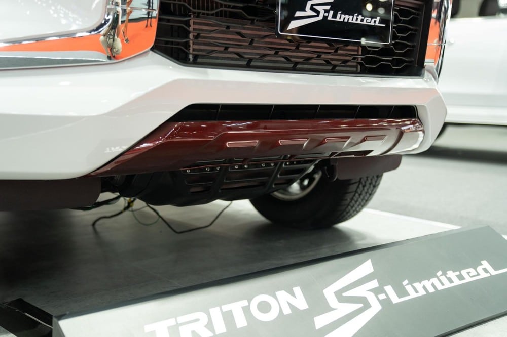 Ốp gầm màu đỏ mới của Mitsubishi Triton S-Limited Edition 2022