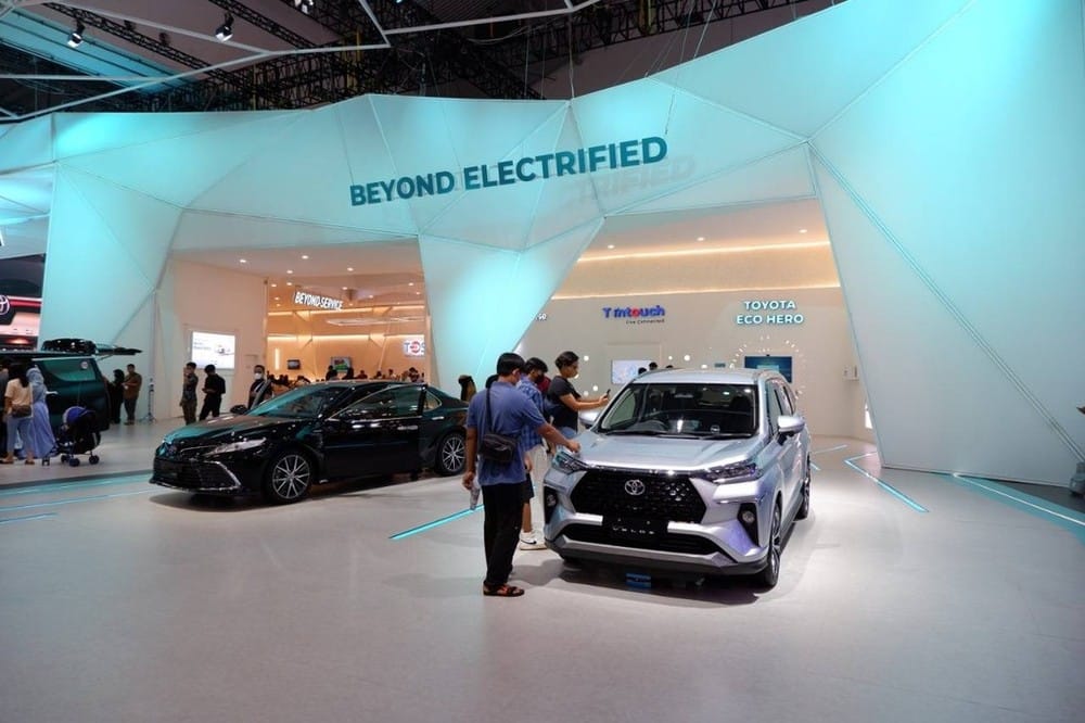 Veloz được xếp vào khu dành cho xe sử dụng mô-tơ điện của hãng Toyota tại triển lãm GIIAS 2022