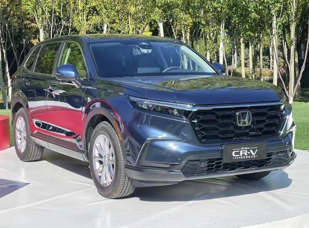 Honda CR-V 2023 bất ngờ được trưng bày sát cạnh Việt Nam