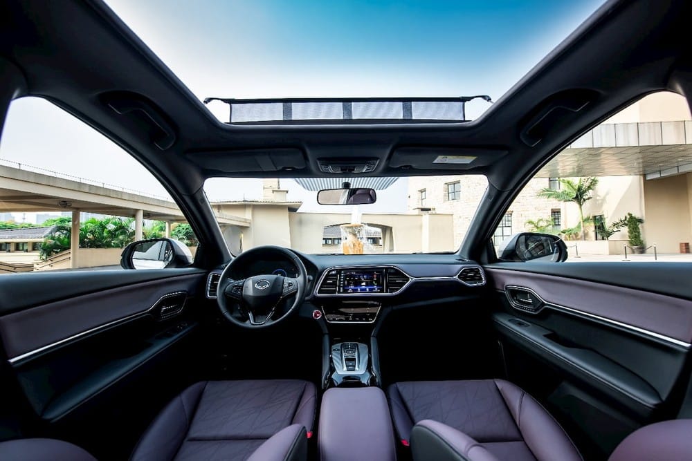 Cửa sổ trời toàn cảnh của Honda M-NV