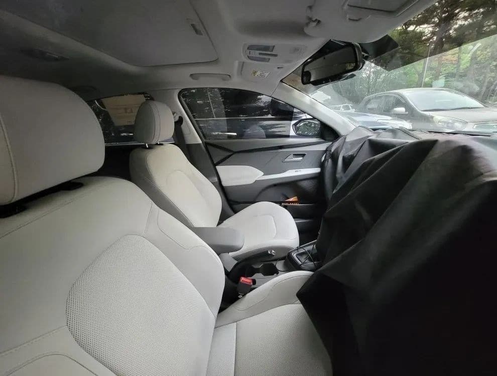 Nội thất của Hyundai Accent 2023 trên đường thử