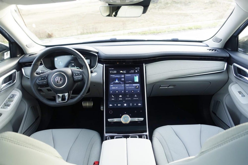 MG Marvel R Electric sở hữu màn hình cảm ứng trung tâm theo phong cách xe Tesla