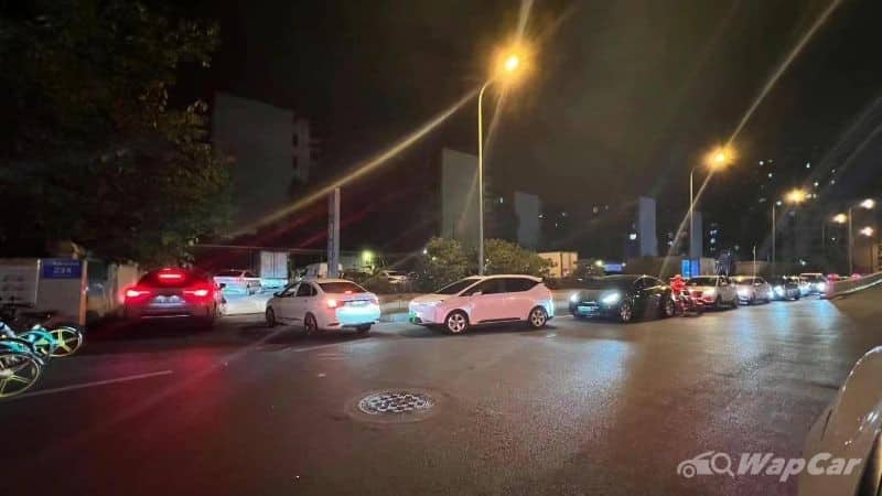 Chính sách hạn chế đăng ký xe dùng động cơ đốt trong tại các thành phố Trung Quốc khiến người dân chuyển sang mua ô tô điện