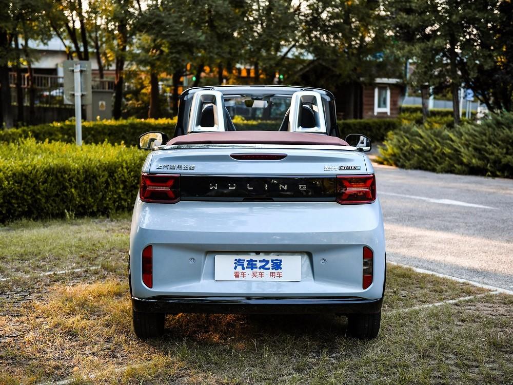 Thiết kế đằng sau của Wuling Hongguang Mini EV Cabrio 2023 