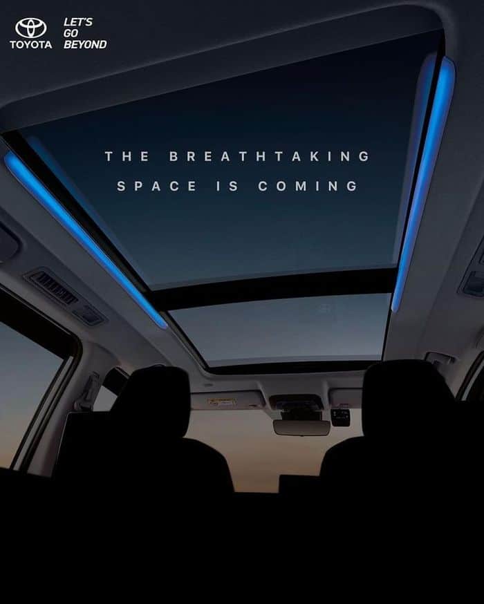  Toyota Innova 2023 tiếp tục lộ nội thất với cửa sổ trời toàn cảnh và màn hình giải trí cho hành khách 