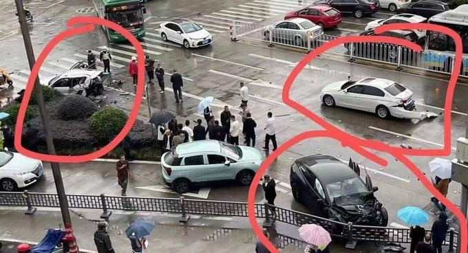 Thêm một xe Tesla phóng bạt mạng gây tai nạn chết người ở Trung Quốc - 1