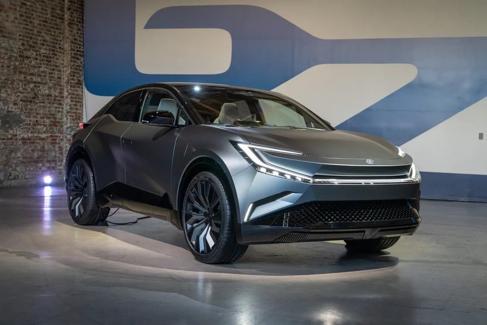 Toyota bZ Compact SUV ra mắt tại triển lãm Ô tô Los Angeles 2022